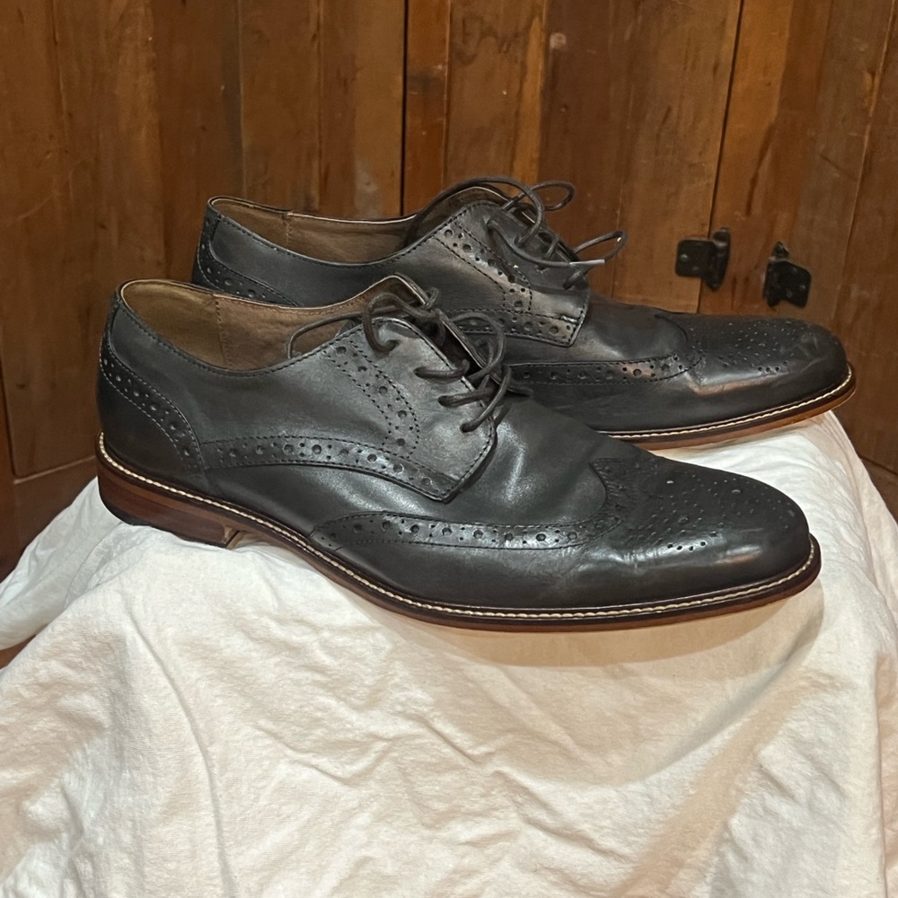 Classic Black Leather Men's Dress Shoes - Picture 4 of 6